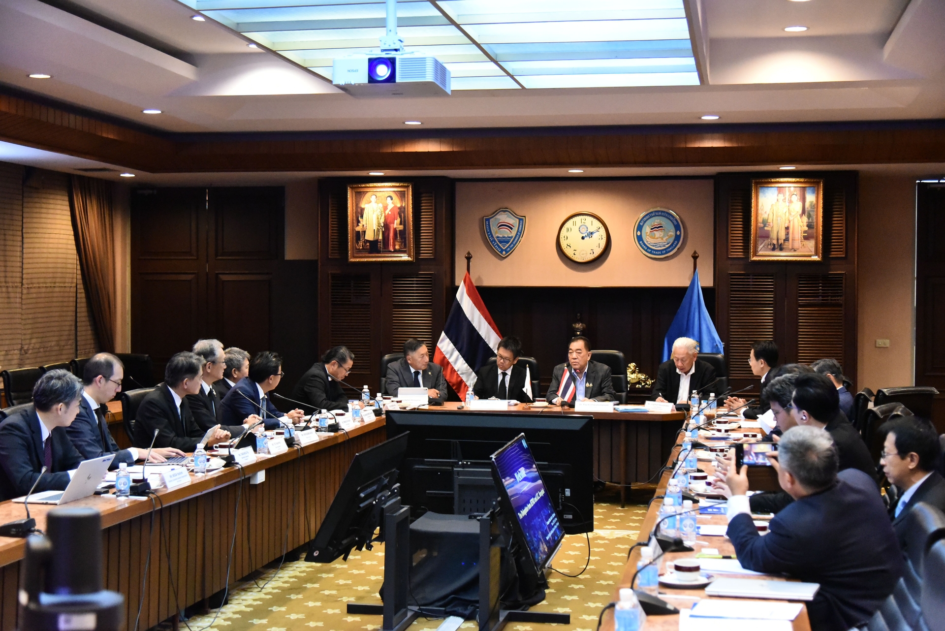 หอการค้าไทยฯ หารือ JETRO และ JCC พร้อมรับฟังผลสำรวจแนวโน้มเศรษฐกิจบริษัทร่วมทุนญี่ปุ่นในไทย ครึ่งปีแรก 2569 ชี้เศรษฐกิจชะลอตัว ต้นทุนพลังงาน โลจิสติกส์ และความไม่แน่นอนทางภูมิรัฐศาสตร์เป็นความท้าทายสำคัญ