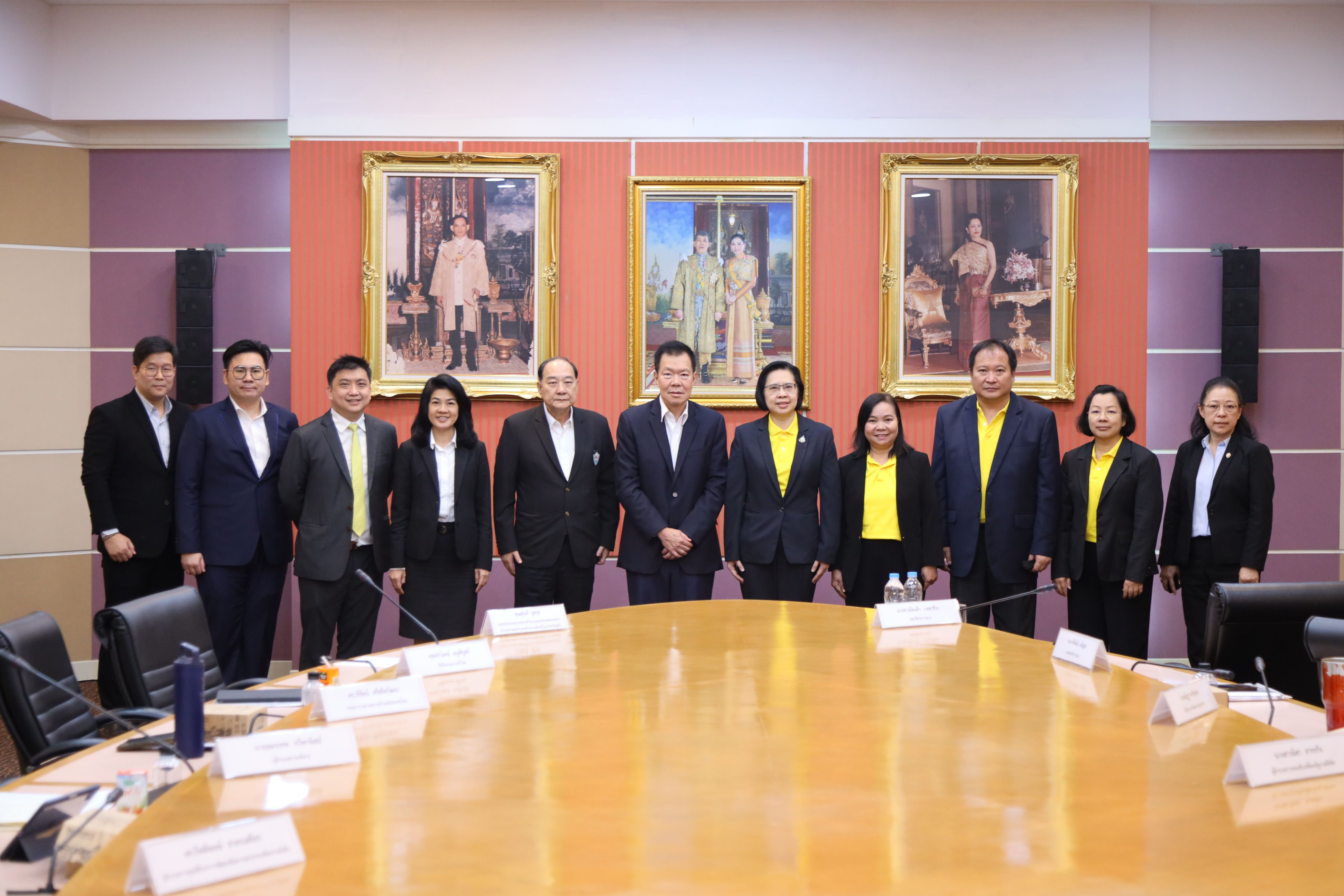 หอการค้าไทยและ ก.พ.ร. ร่วมผลักดัน e-Service, Biz Portal, Regulatory Reform และการเชื่อมโยงข้อมูลภาครัฐ เพื่อยกระดับการให้บริการภาครัฐและเพิ่มศักยภาพการแข่งขันของประเทศไทย