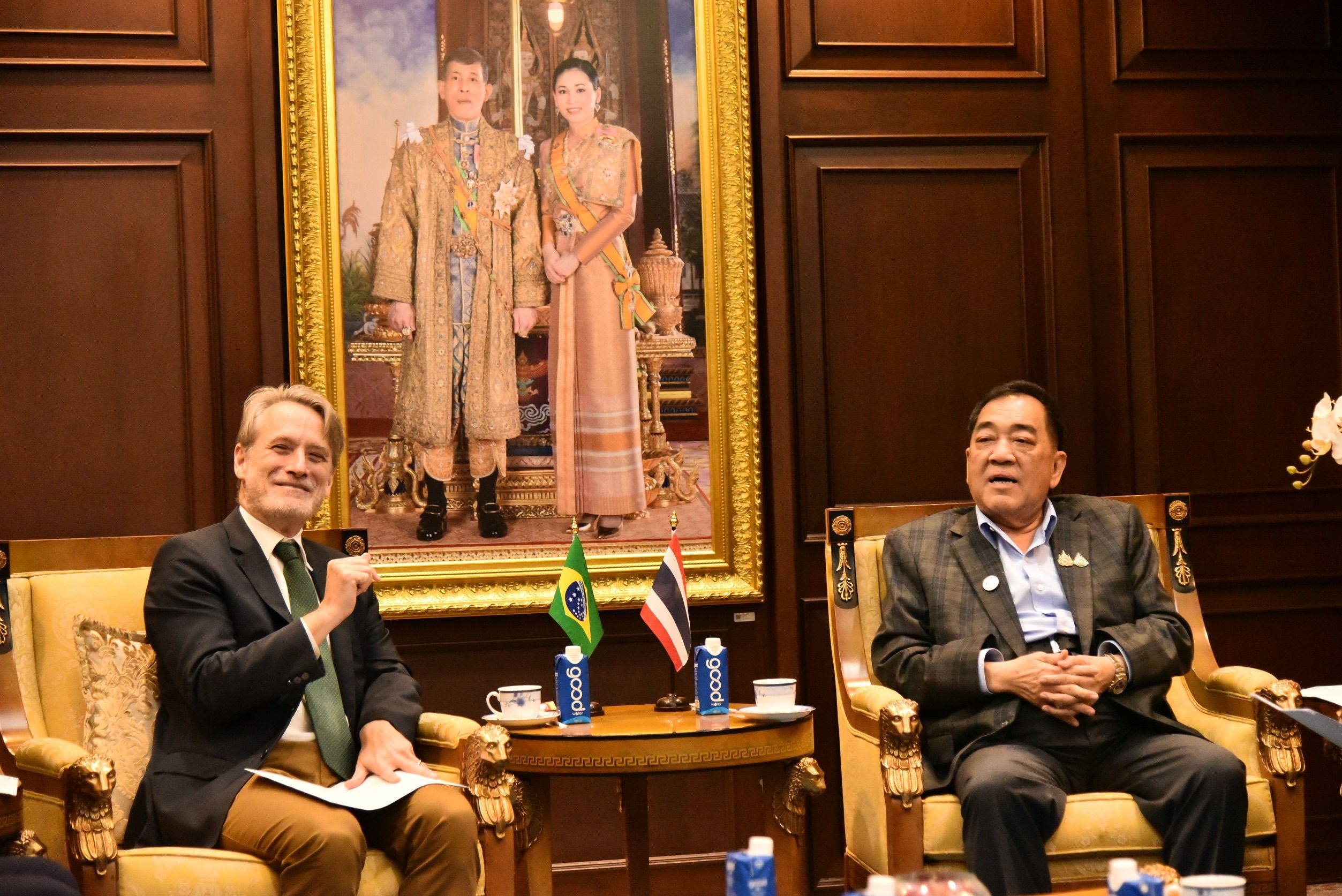 หอการค้าไทยหารือเอกอัครราชทูตบราซิลฯ เดินหน้าความร่วมมือด้านการค้า การลงทุน และอุตสาหกรรมเป้าหมาย พร้อมผลักดันไทยสู่ศูนย์กลางเศรษฐกิจในภูมิภาค