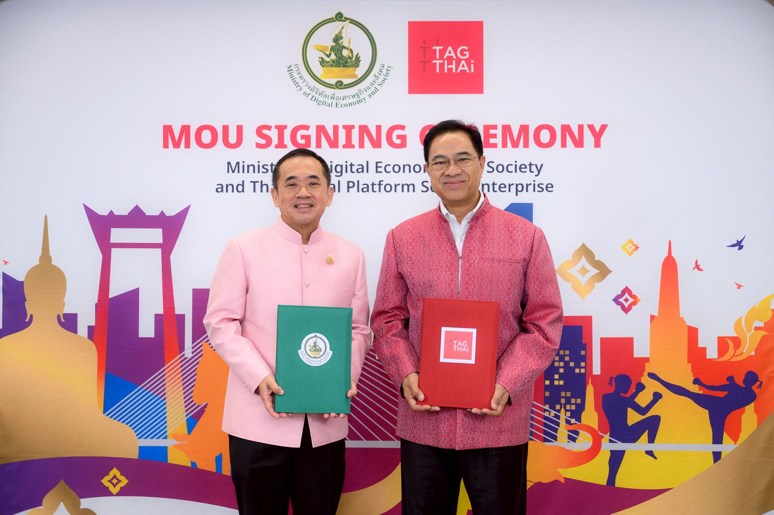 ปลัดกระทรวงดิจิทัลเพื่อเศรษฐกิจและสังคม (ดีอี) ร่วมลงนามบันทึกข้อตกลงความร่วมมือกับ นายกลินท์ สารสิน ประธานคณะจัดการบริษัท ไทย ดิจิทัล แพลตฟอร์ม วิสาหกิจเพื่อสังคม จำกัด (TAGTHAi)