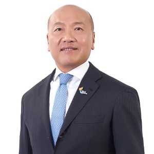 นายธีรพงศ์ จันศิริ