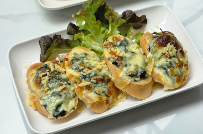 Big Monkey cafe and bistro : ปราจีนบุรี