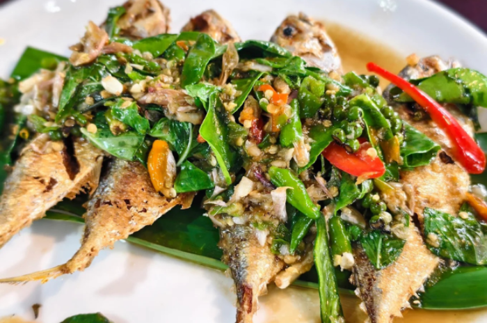 ครัวที่บ้าน ณ ปลวกแดง : ระยอง