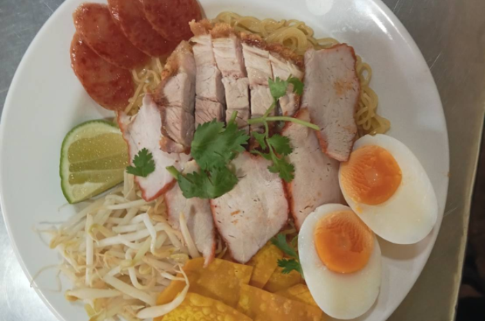 ข้าวหมูแดงนครปฐม By เจ๊นิด : กำแพงเพชร