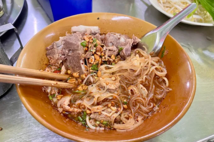ก๋วยเตี๋ยวรสเจ็บ : ลำปาง