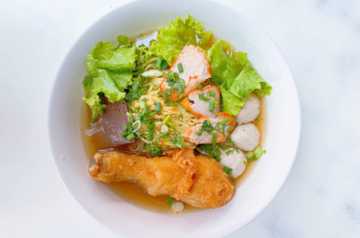 บะหนี่สามเซียน (อัศวินชวนชิม) : ลำปาง