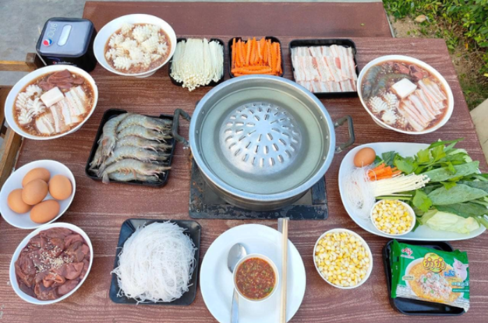 สวนหม่อนหมูกระทะ สาขาหนองตาคง : นครราชสีมา