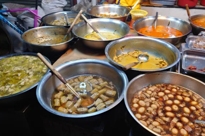 แกงราดข้าวกุลริศา : สมุทรสาคร