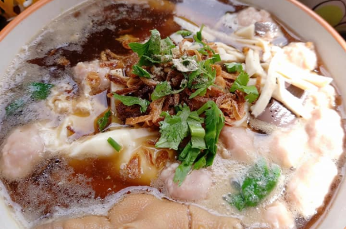 ร้านก๋วยจั๊บริมทาง สะพานขาว : ศรีสะเกษ