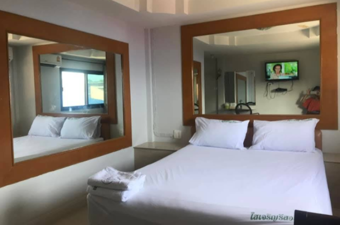 ห้องพักใสเจริญรีสอร์ต : นครศรีธรรมราช